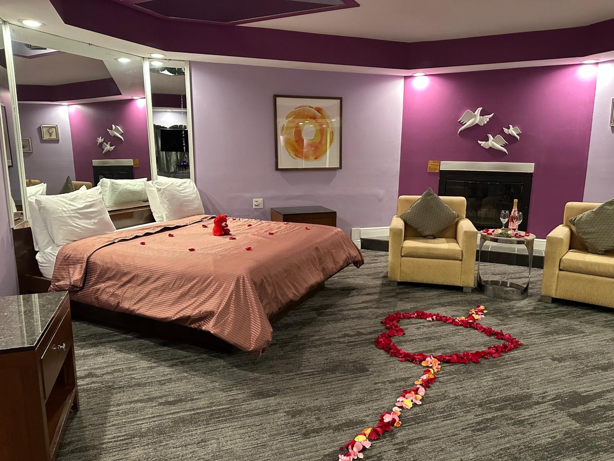 Of The Dove: Romantic Luxury With Jacuzzi & Fireplace