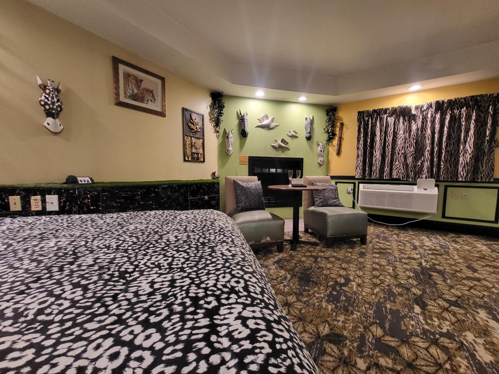 Of The Dove: Romantic Luxury With Jacuzzi & Fireplace Harrisburg