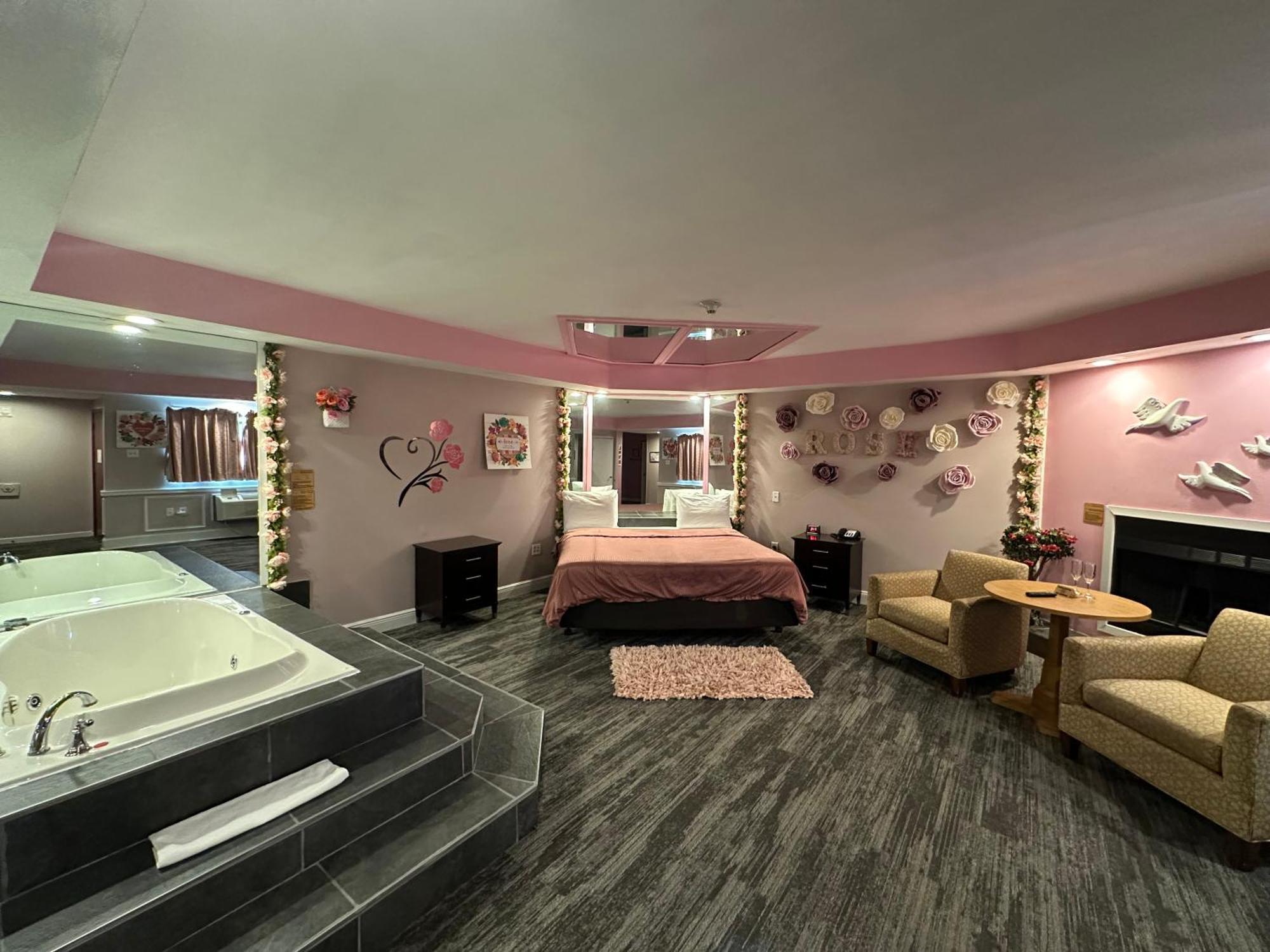 Of The Dove - Romantic Luxury With Jacuzzi & Fireplace At Harrisburg-hershey-philadelphia, Pa Hotel Harrisburg
