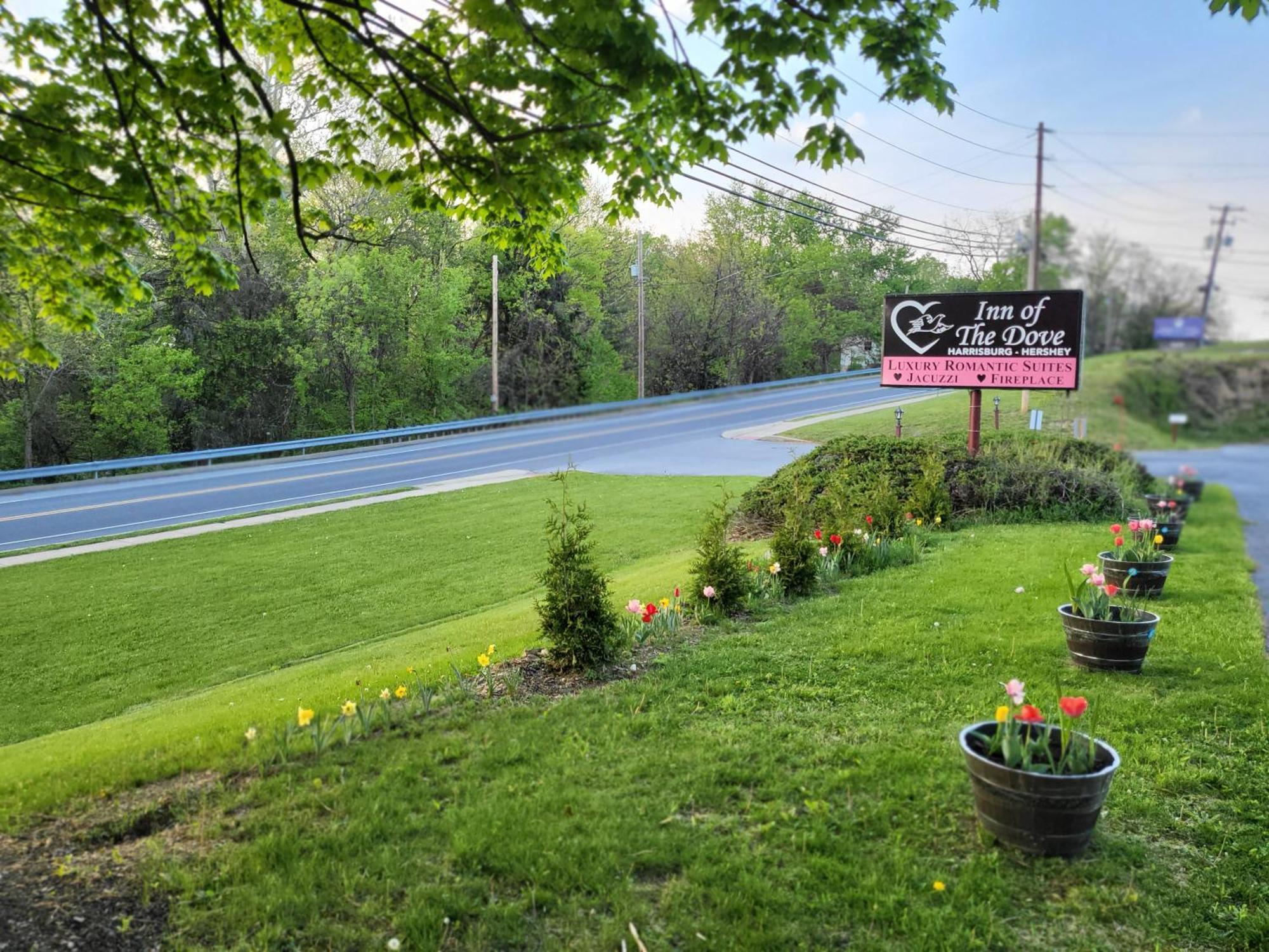Hotel Of The Dove - Romantic Luxury With Jacuzzi & Fireplace At Harrisburg-hershey-philadelphia, Pa Harrisburg