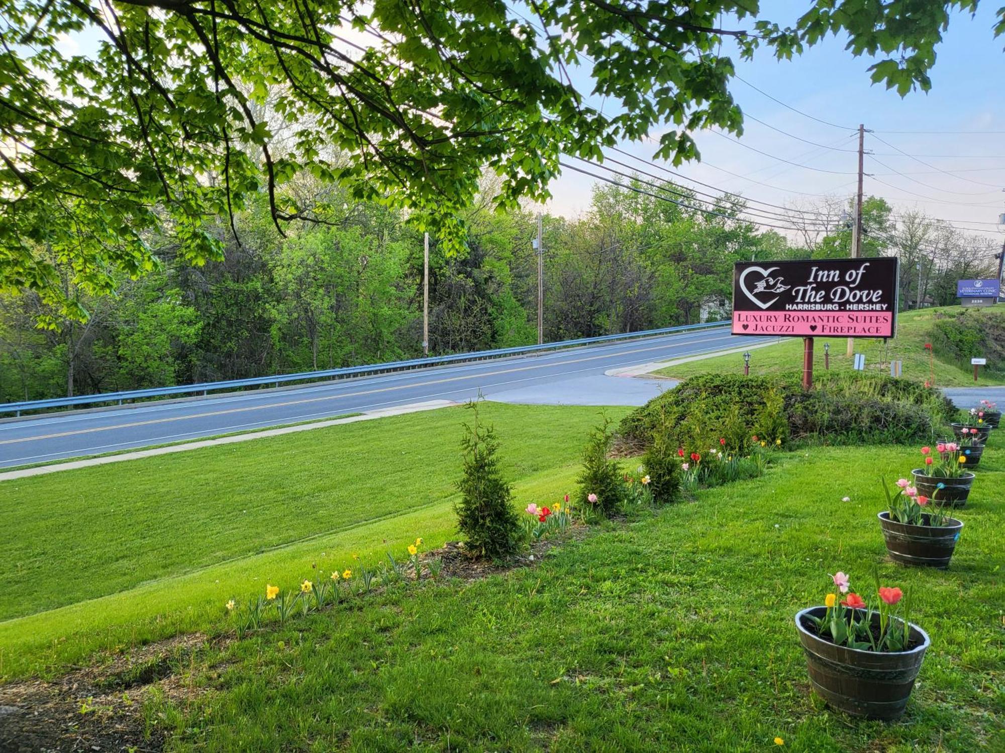 Of The Dove - Romantic Luxury With Jacuzzi & Fireplace At Harrisburg-hershey-philadelphia, Pa 3*