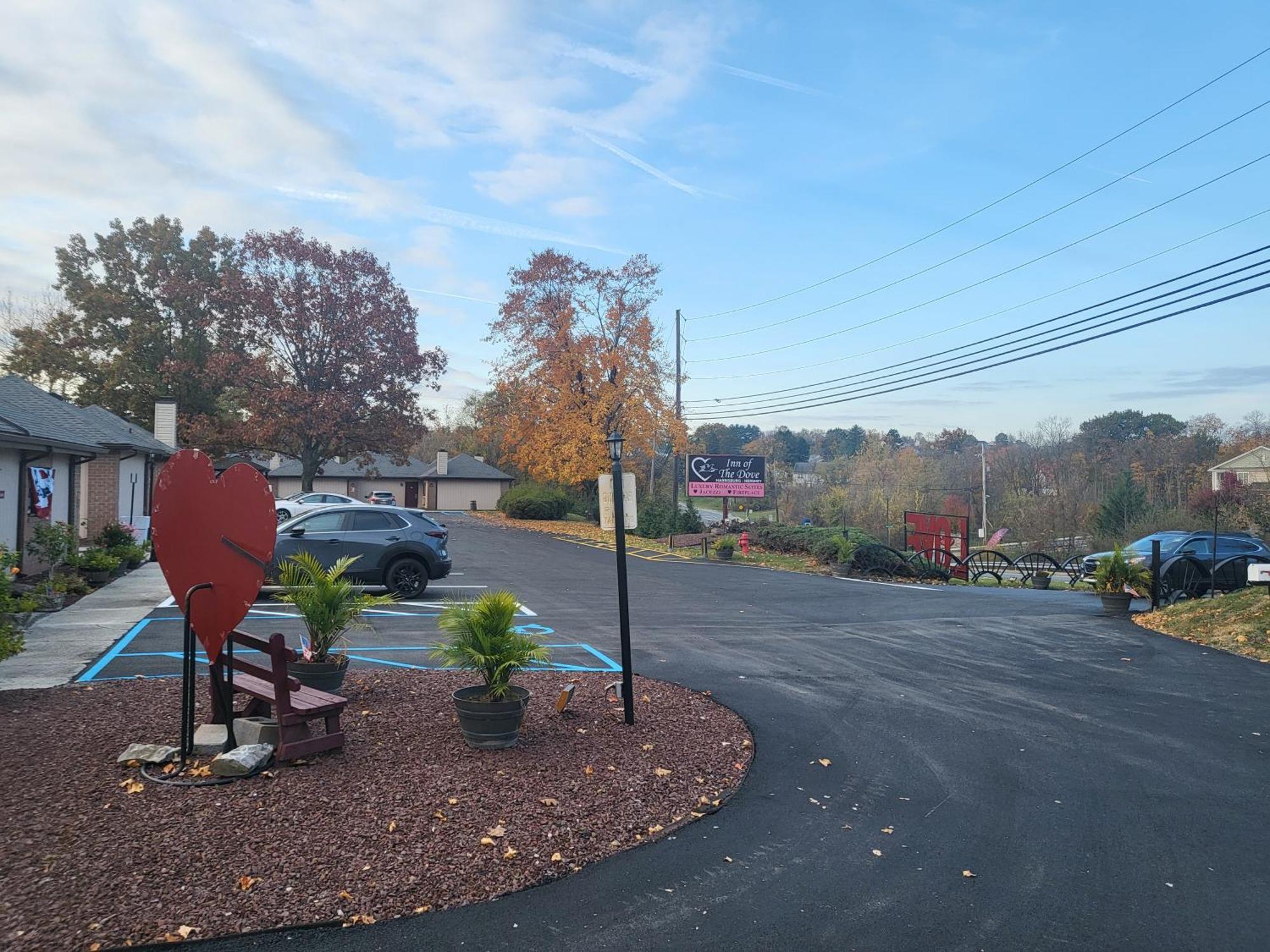 Hotel Of The Dove - Romantic Luxury With Jacuzzi & Fireplace At Harrisburg-hershey-philadelphia, Pa 3*