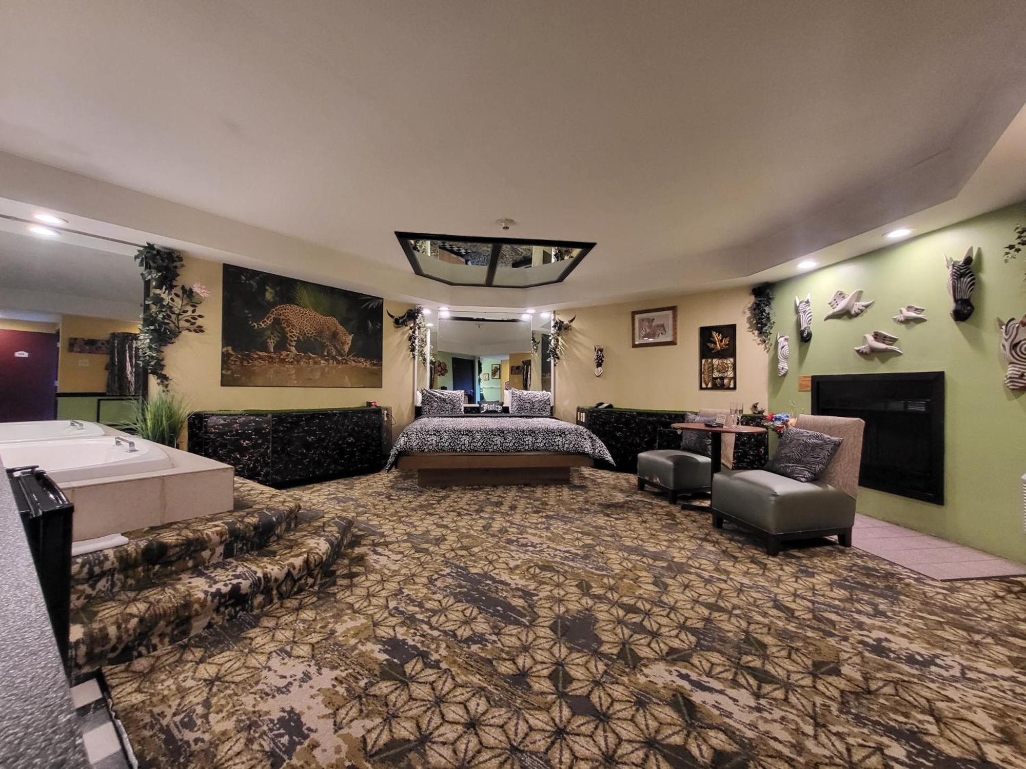 Of The Dove - Romantic Luxury With Jacuzzi & Fireplace At Harrisburg-hershey-philadelphia, Pa Hotel Harrisburg